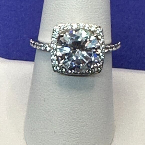 Sparkling Faceted Clear Crystal Square Halo Silver-Tone Ring Size 8. - Picture 3 of 16